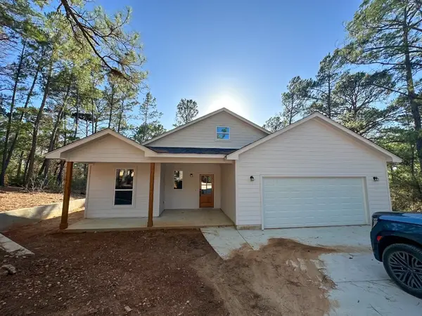 111 E Kamoi Ct, Bastrop, TX 78602