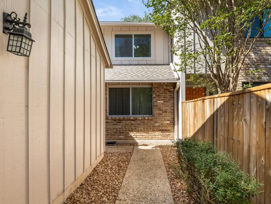 8216 Summer Side Dr, Austin, TX 78759 - Image #3