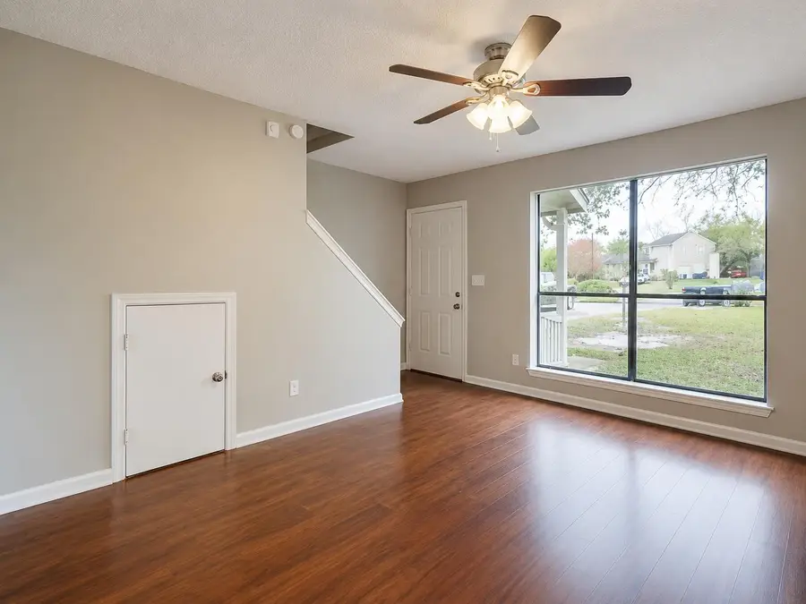 112 Hillside Cv, Elgin, TX 78621 - #2