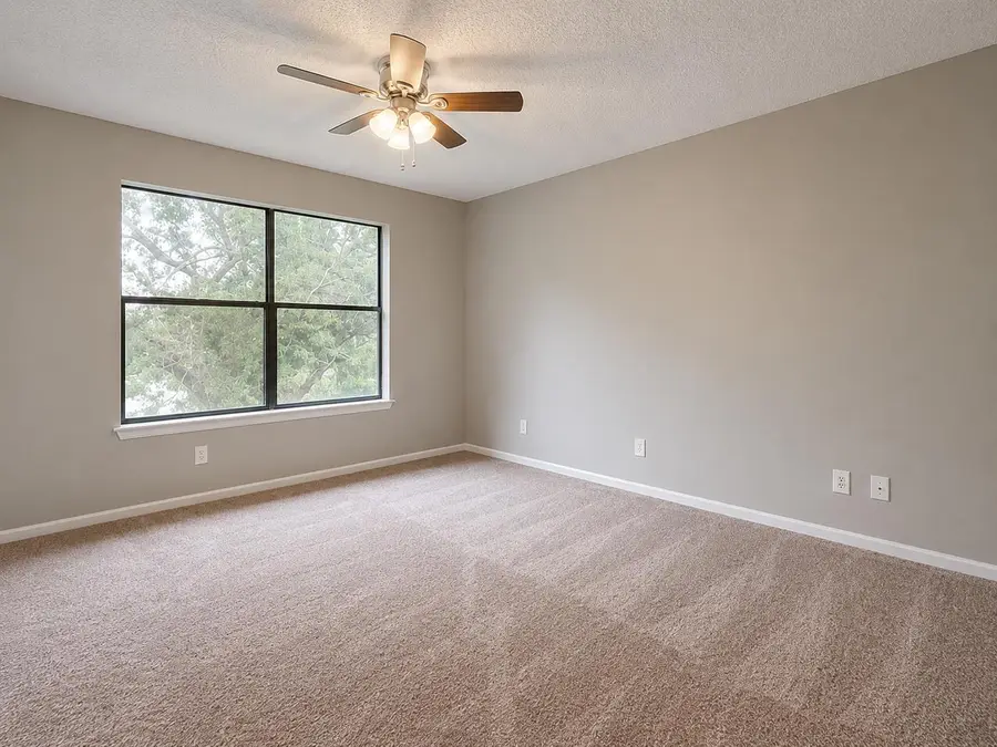 112 Hillside Cv, Elgin, TX 78621 - #3