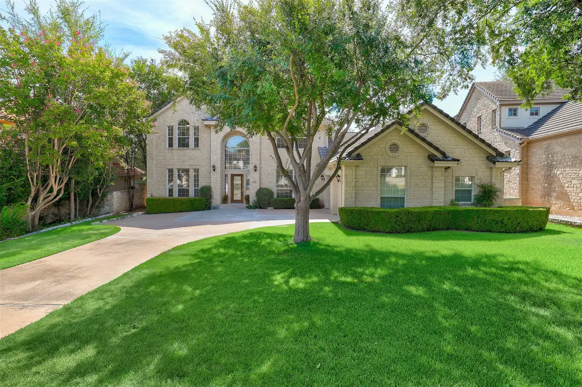 38 Tiburon Dr, The Hills, TX 78738 - #1