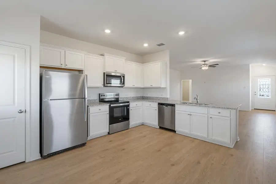 104 Paria Ct, Jarrell, TX 76537 - #2