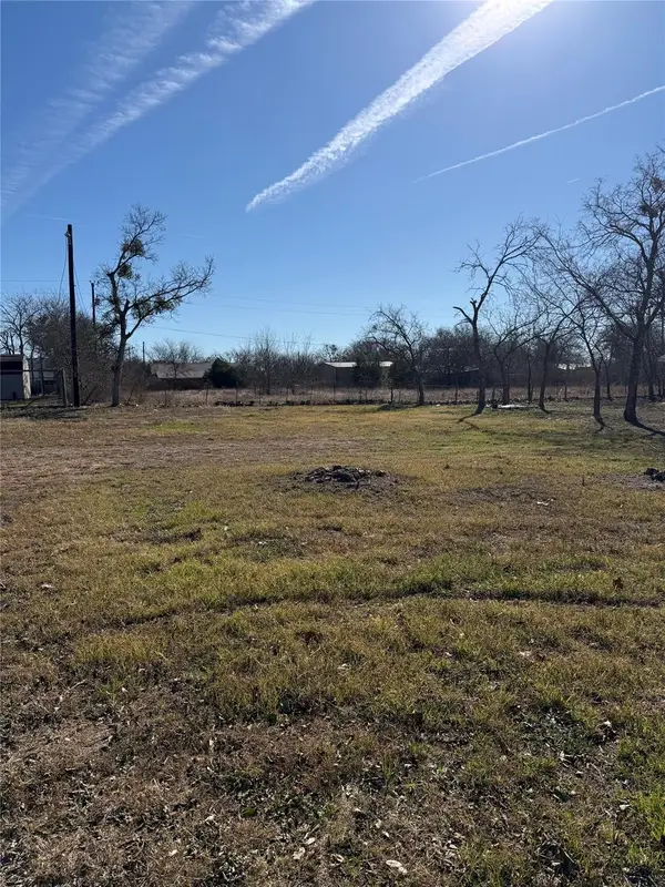 105 Russell St, Liberty Hill, TX 78642