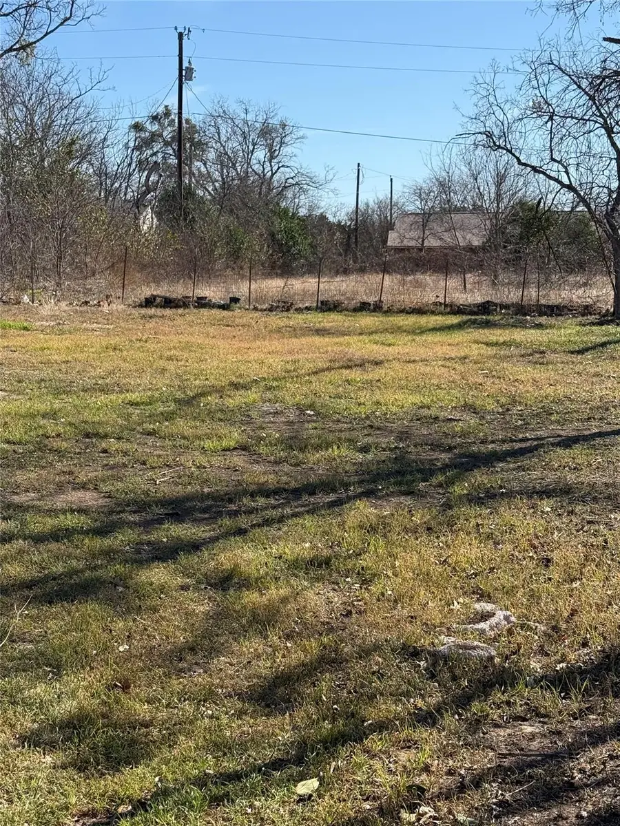 105 Russell St, Liberty Hill, TX 78642 - #3