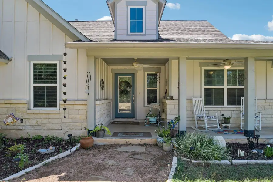 596 Pleasant Grove Loop, Elgin, TX 78621 - #2