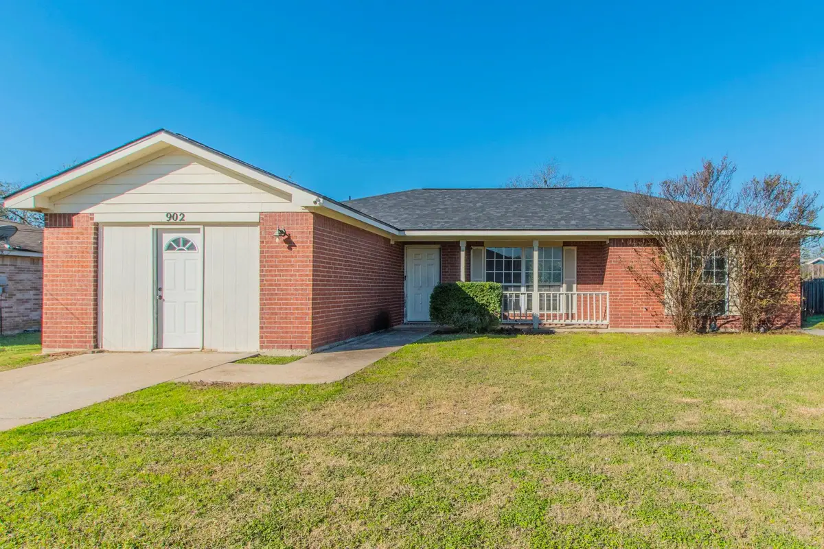 902 S 24th St, Temple, TX 76501 - #1