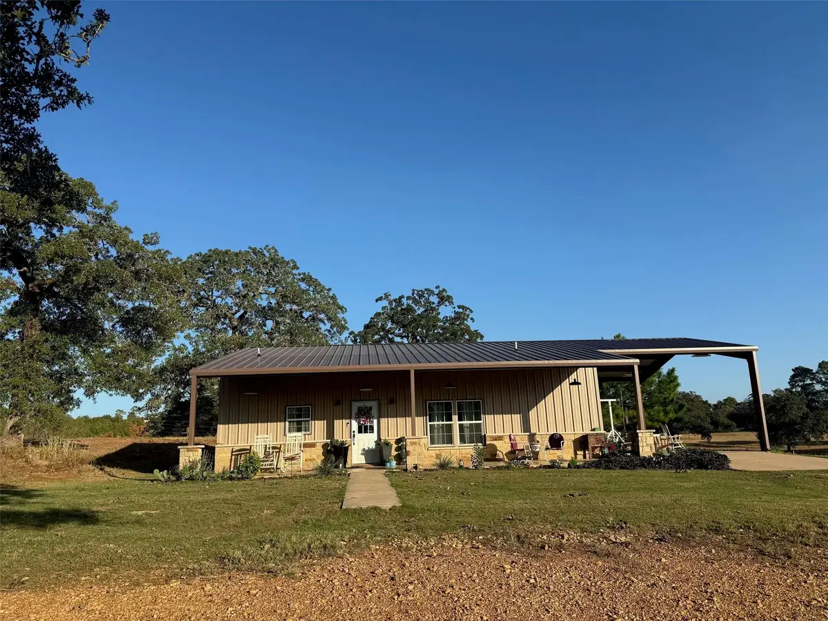 139 Way Station Trl, Smithville, TX 78957 - #1