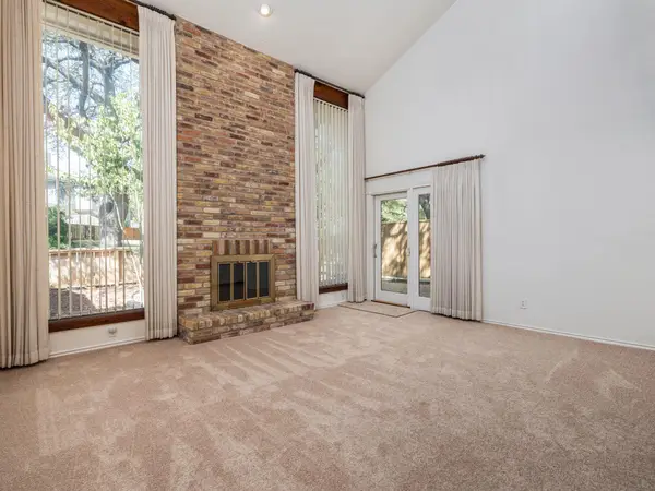 8216 Summer Side Dr, Austin, TX 78759