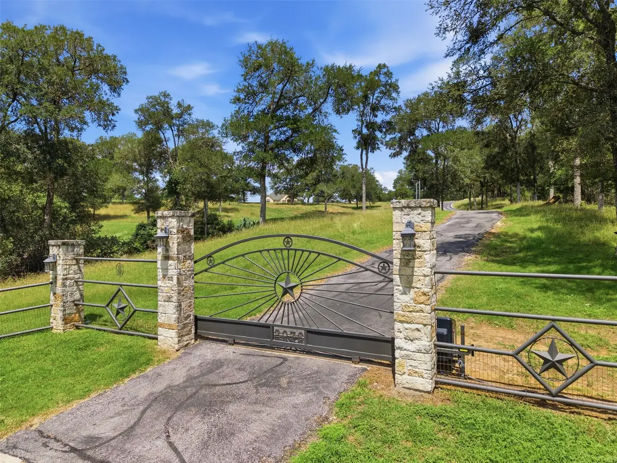 2936 Fm 1704, Elgin, TX 78621 - #1