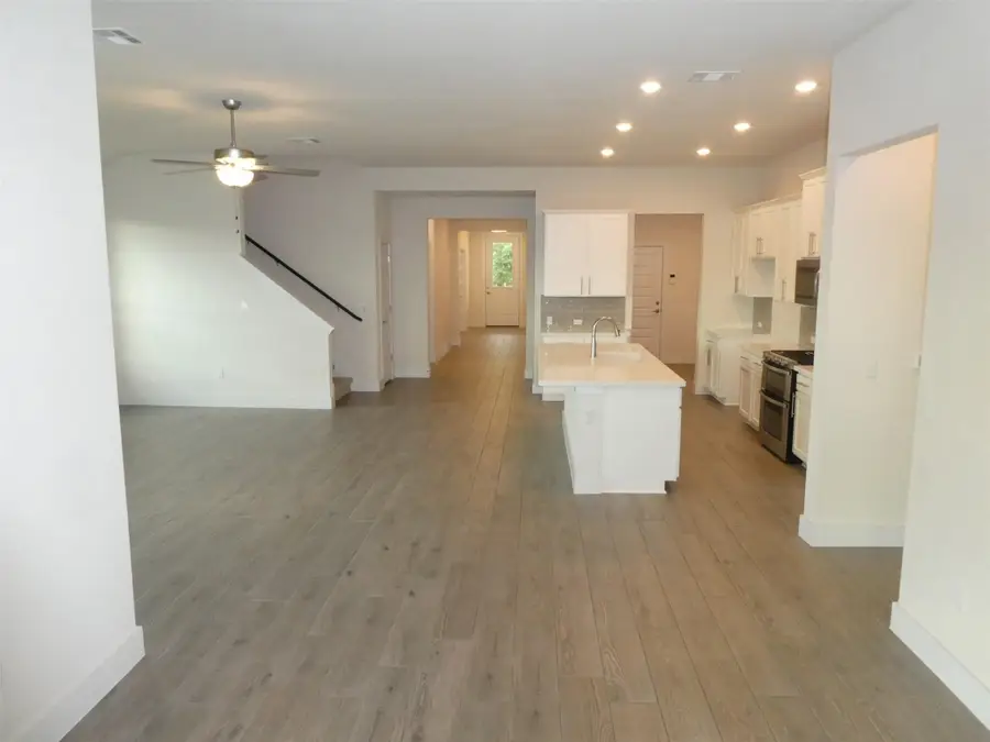8201 Greyhawk Cv, Austin, TX 78744 - #2