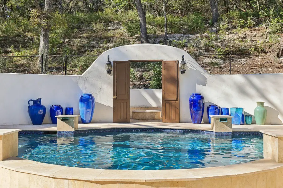 2706 Pearce Rd, Austin, TX 78730 - Image #2