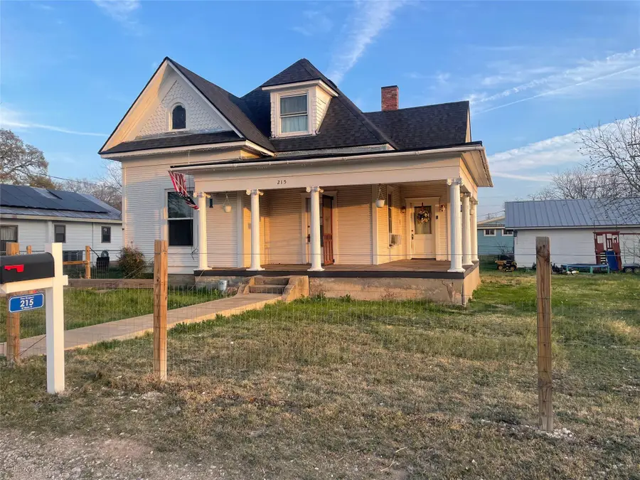 215 W Main St, Lometa, TX 76853 - #2