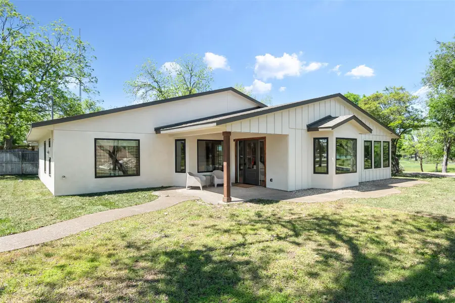 500 Lakeshore Dr, Marble Falls, TX 78654 - Image #3