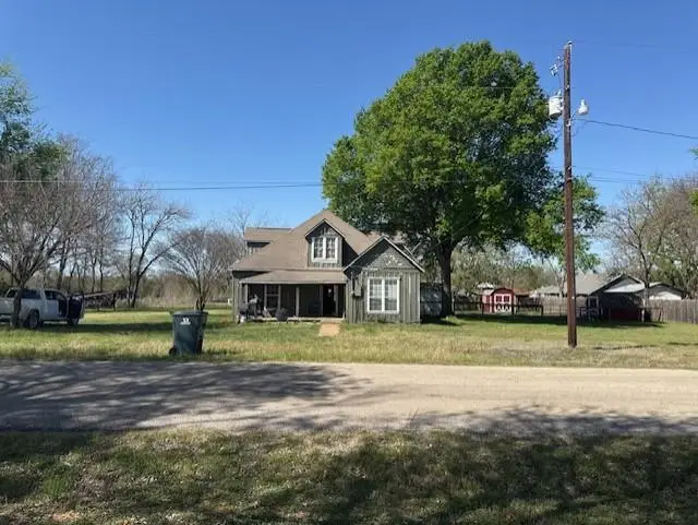 517 Giddings St, Lexington, TX 78947 - #1