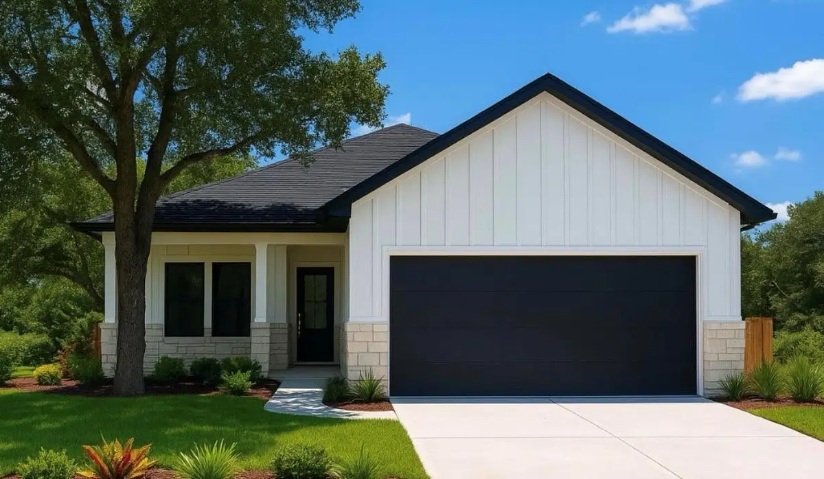 1061 N Navarro St, Giddings, TX 78942 - Image #1