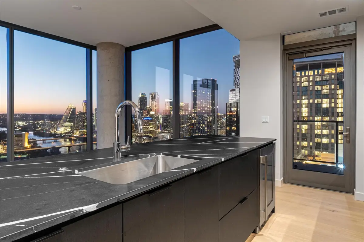 44 East Ave #3203, Austin, TX 78701 - Image #1