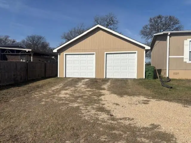 130 Zafiro Ln, Del Valle, TX 78617 - Image #3