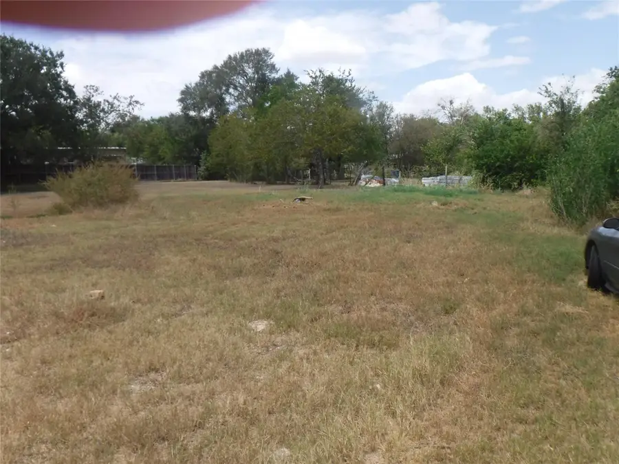 310 Houston St, Elgin, TX 78621 - #3
