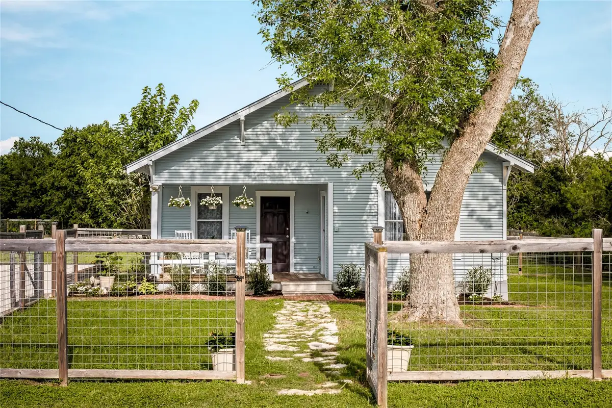 372 Old Lockhart Rd, Lockhart, TX 78644 - #1
