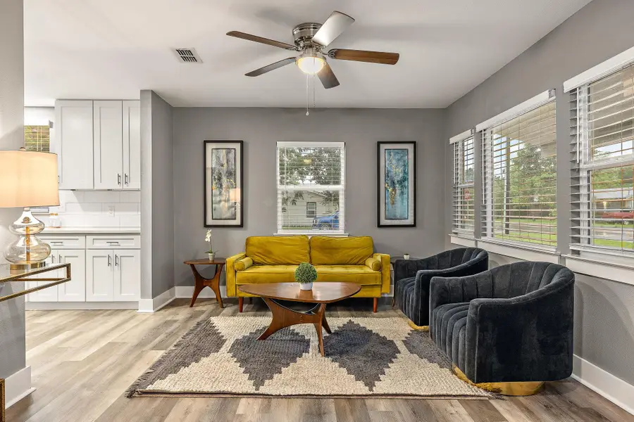 606 E 19th St, Georgetown, TX 78626 - #3