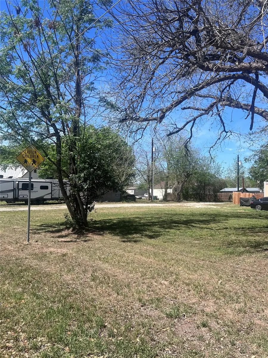 TBD Se 2nd St, Smithville, TX 78957 - #3