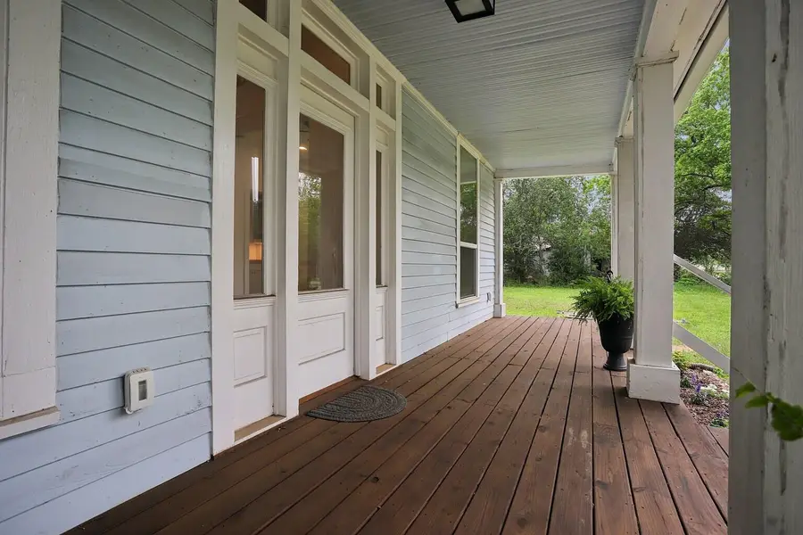 306 Rivers St, Smithville, TX 78957 - #3