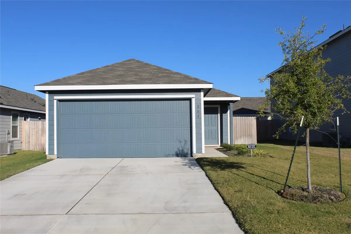 205 Marty Allen Loop, Jarrell, TX 76537 - Image #1