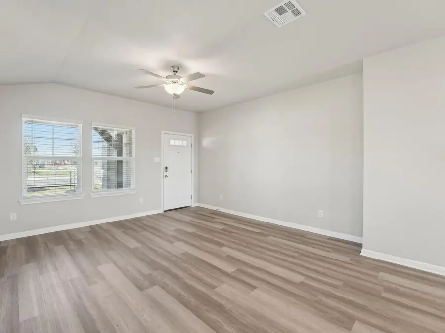 121 Holmby Dr, Hutto, TX 78634 - Image #3