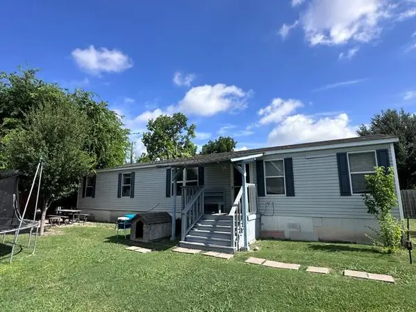 106 Ramirez St, Kyle, TX 78640