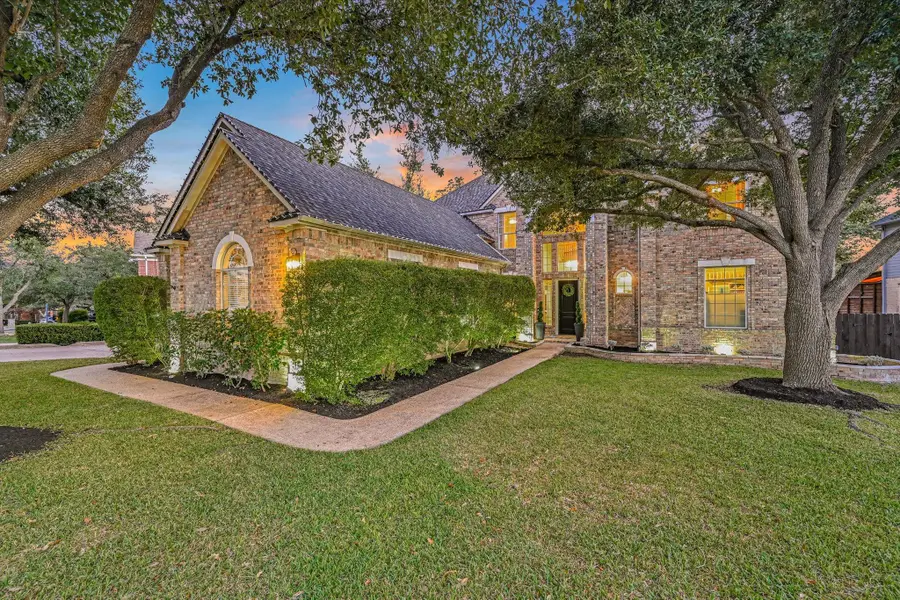 10129 Planters Woods Dr, Austin, TX 78730 - Image #2