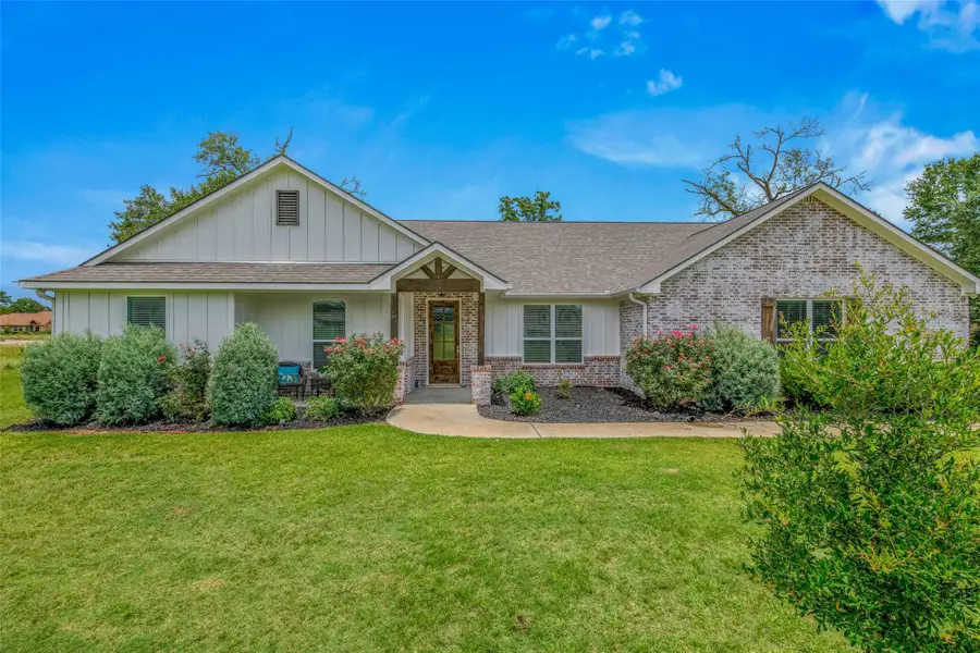 9868 Albert Dr, Iola, TX 77861 - Image #2