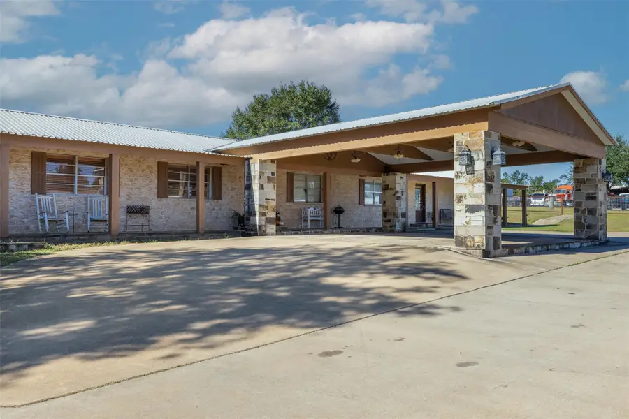 1611 Koy Road Rd, Bellville, TX 77418 - Image #2
