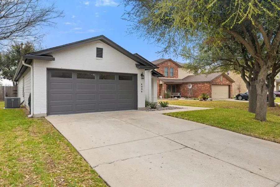 4006 Kings Canyon Dr, Taylor, TX 76574 - #2