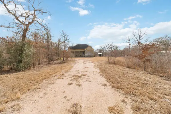 323 Cedar Ln, Cedar Creek, TX 78612