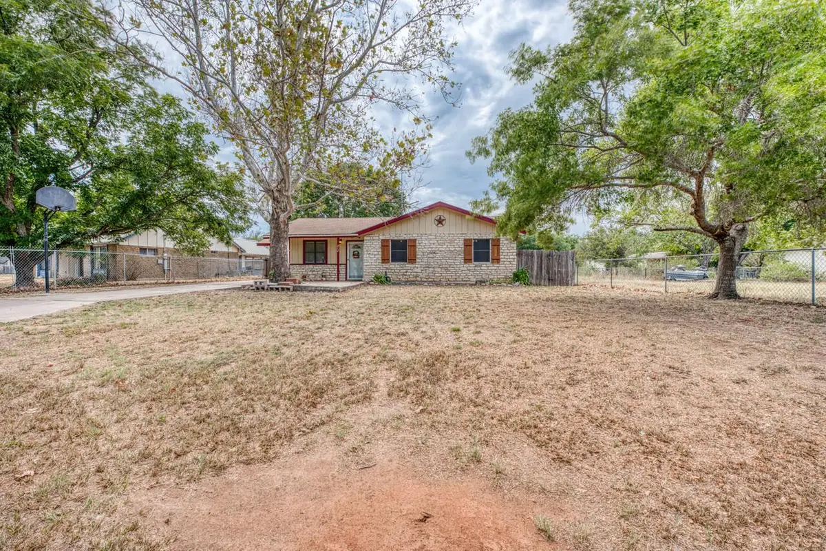 212 N River Oaks Dr, Burnet, TX 78611 - #1