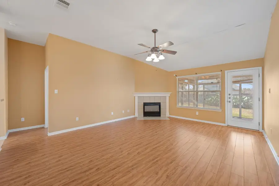 215 Kerley Dr, Hutto, TX 78634 - #3