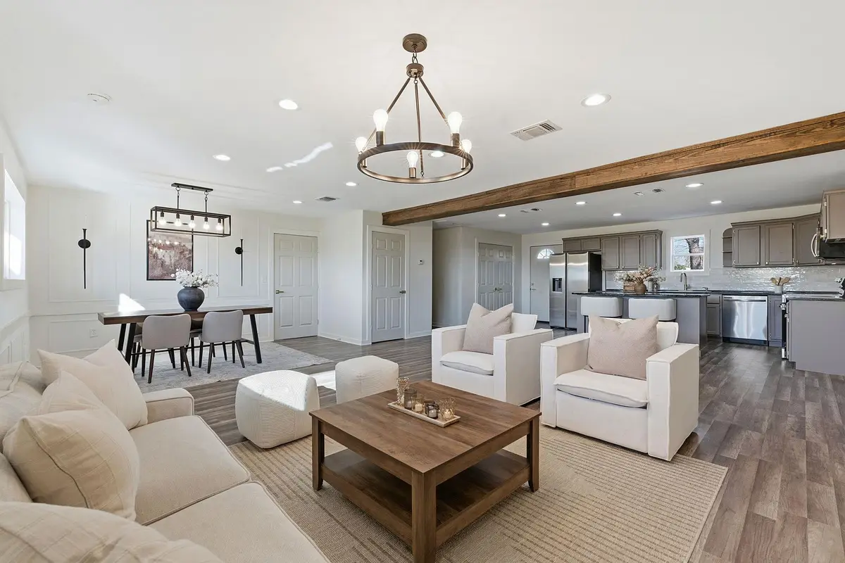 105 Willow Dr, Flatonia, TX 78941 - #1