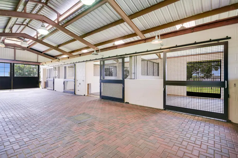 1700 Plum Ln, Brenham, TX 77833 - Image #2