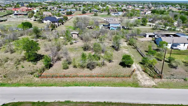 152 Cuernavaca Dr, Del Valle, TX 78617