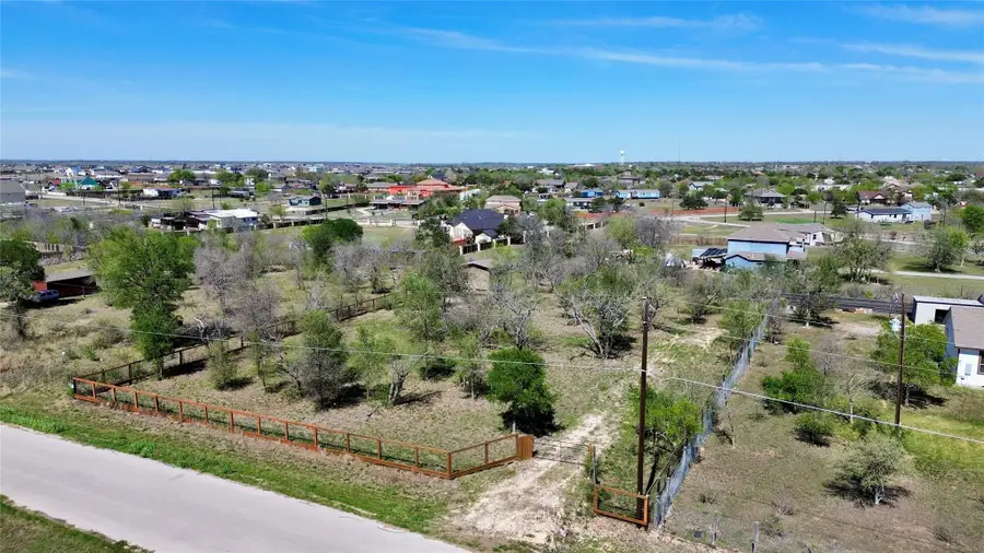 152 Cuernavaca Dr, Del Valle, TX 78617 - #2