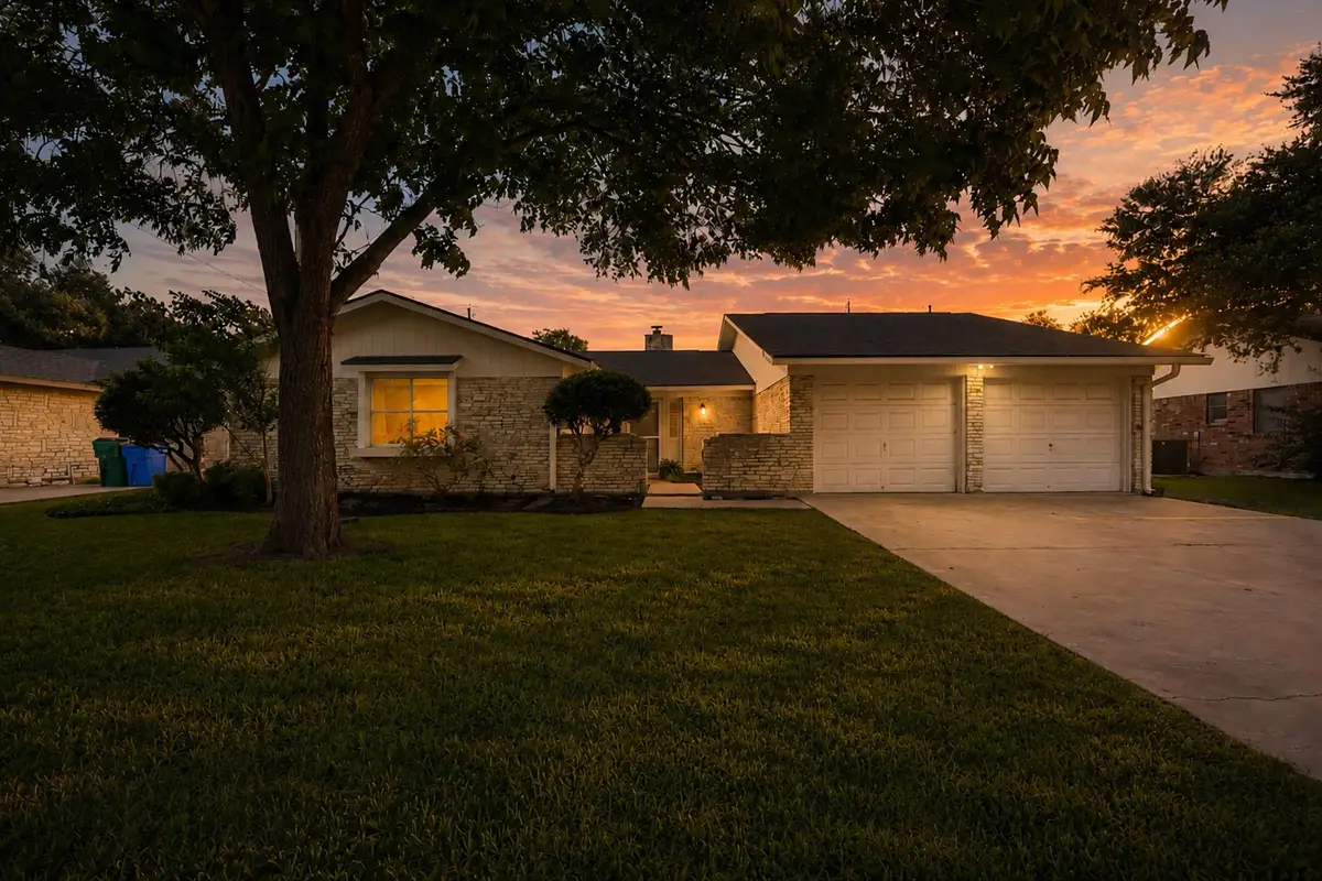2301 Lillie Ln, Taylor, TX 76574 - #1
