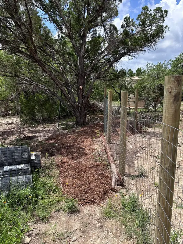 417 Prochnow Rd, Dripping Springs, TX 78620