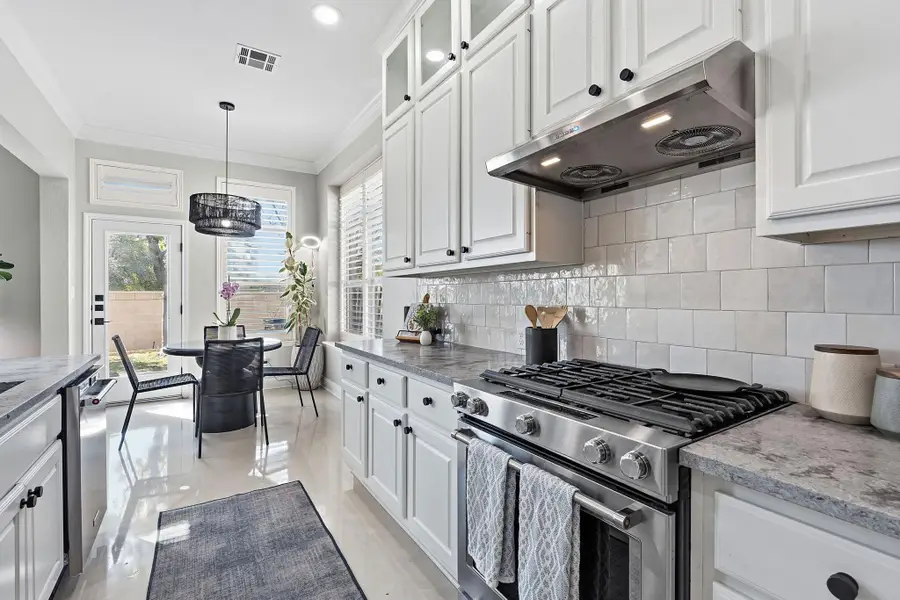 5000 Mission Oaks Blvd #30, Austin, TX 78735 - #2