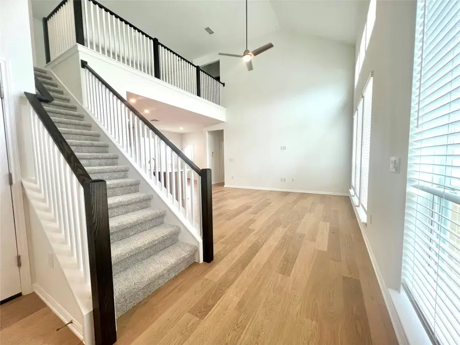 342 Young St, Buda, TX 78610 - #2