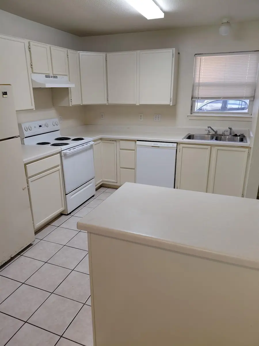 2218 Katy Ln, Georgetown, TX 78626 - #2