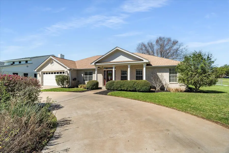 104 Firestone Pl, Meadowlakes, TX 78654 - #2