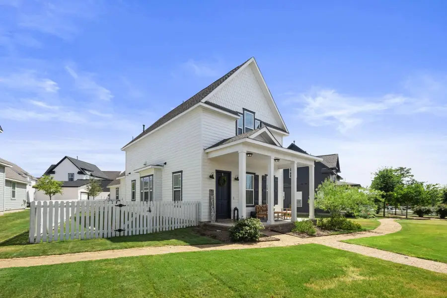 1066 Twain St, Driftwood, TX 78619 - Image #2