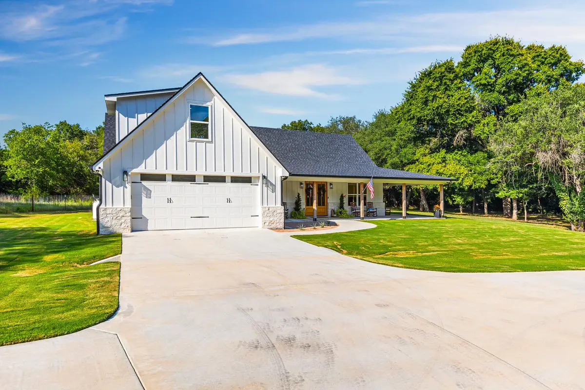 428 12th St, Valley Mills, TX 76689 - Image #1