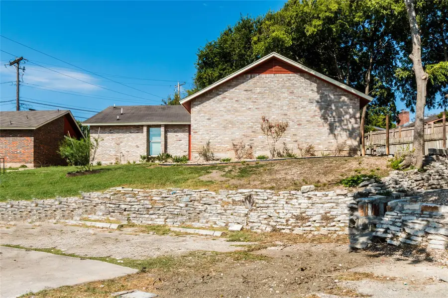 1900 Valley Hill Cir, Austin, TX 78741 - Image #3