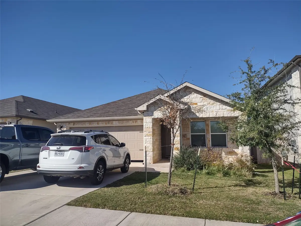 1036 View Dr, Georgetown, TX 78628 - Image #1